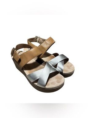 Dansko Stasia Wedge Sandals Women's Tan Silver Casual Travel Size 38 US 7.5-8
